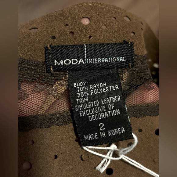 MODA INTERNATIONAL BROWN LONG SLEEVED RAYON MIDI DRESS - Picture 3 of 3